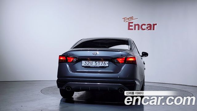 Nissan Altima L34 2.5 Special Edition - фото 3