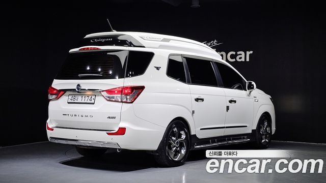 SsangYong Korando Turismo 4WD Chateau 9-seater High-Limousine - фото 1