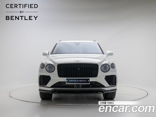 Bentley Bentayga 4.0 V8 EWB Azure - фото 1