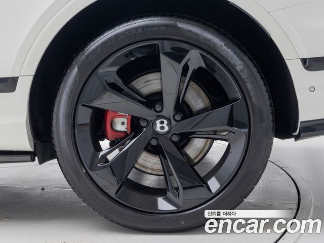 Bentley Bentayga 4.0 V8 EWB Azure - фото 4