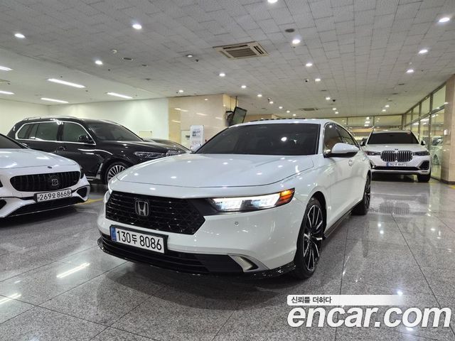 Honda Accord 11-го поколения 2.0 Hybrid Touring - фото 0