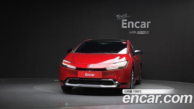 Toyota Prius 5-го поколения 2.0 XLE - фото 2