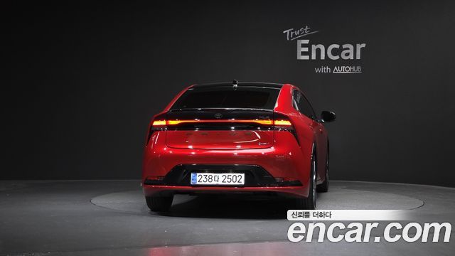 Toyota Prius 5-го поколения 2.0 XLE - фото 3