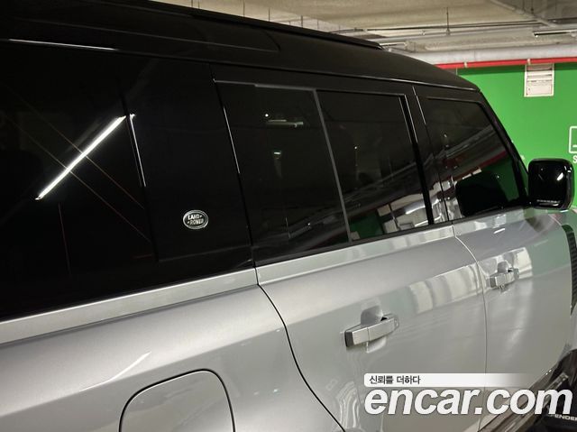 Land Rover Defender L663 110 D300 X-Dynamic HSE - фото 1