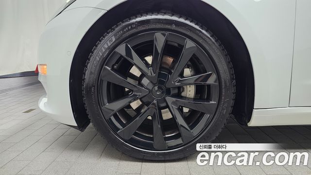 Tesla Model 3 Long Range AWD - фото 4