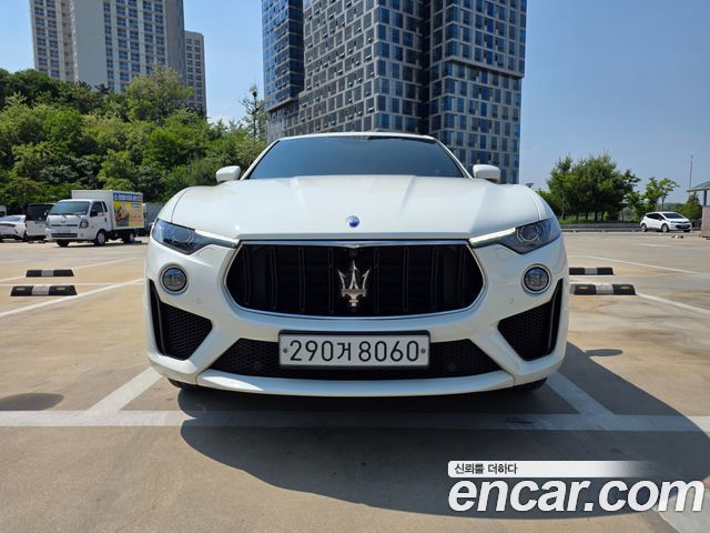 Maserati Levante 3.8 GTS AWD - фото 1