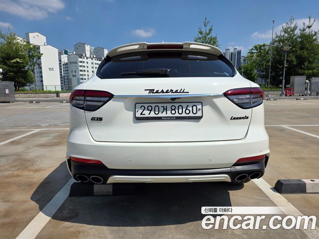 Maserati Levante 3.8 GTS AWD - фото 4