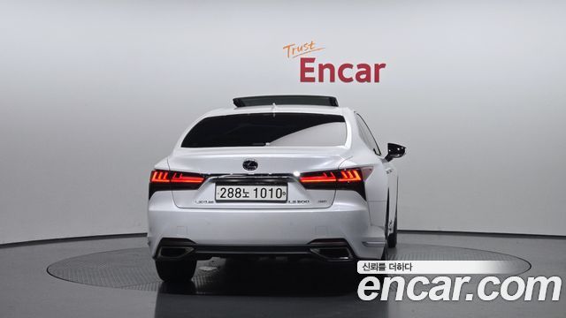 Lexus LS 500 3.5 Supreme AWD - фото 3
