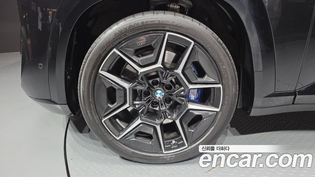 BMW XM G09 4.4 - фото 4