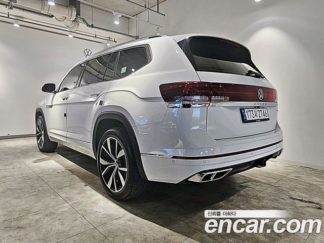 Volkswagen Atlas 2.0 TSI R-LINE 7-Seater - фото 1