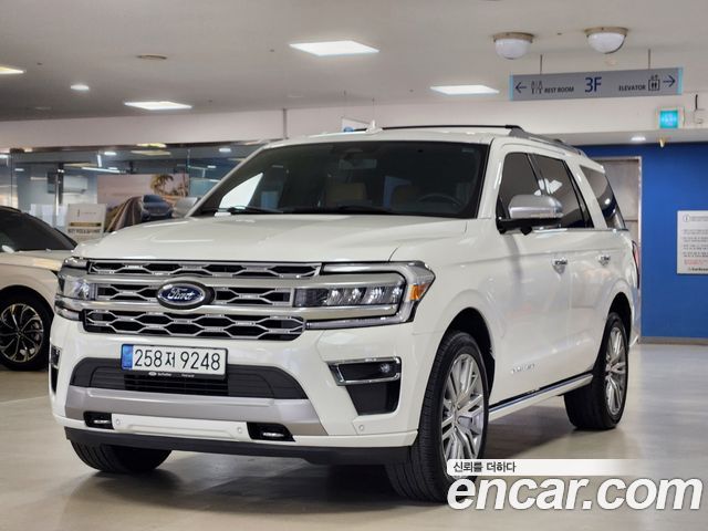 Ford Expedition Platinum 4WD 7Seater - фото 0