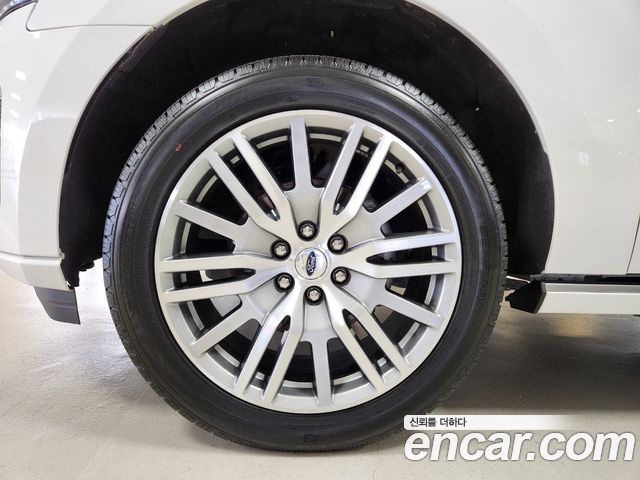 Ford Expedition Platinum 4WD 7Seater - фото 4