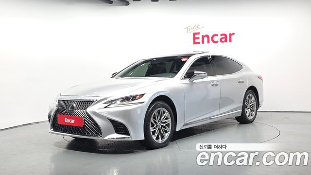 Lexus LS 500 3.5 Luxury AWD - фото 0