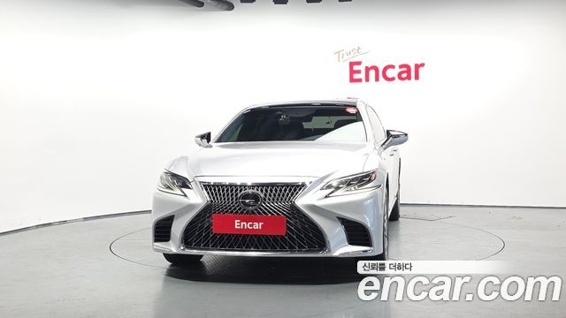 Lexus LS 500 3.5 Luxury AWD - фото 2