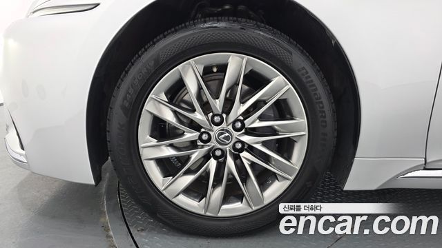 Lexus LS 500 3.5 Luxury AWD - фото 4