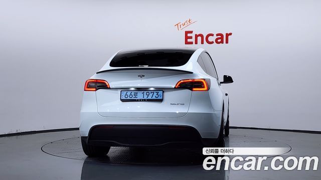 Tesla Model Y Performance AWD - фото 3