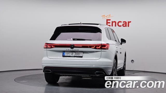 Volkswagen Touareg 3-го поколения 3.0 TDI Prestige - фото 3