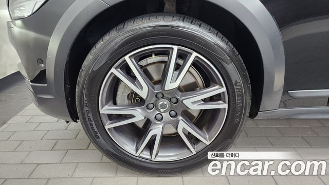 Volvo V90 Cross Country T5 Pro AWD - фото 4
