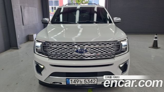 Ford Expedition Platinum 4WD 7Seater - фото 2