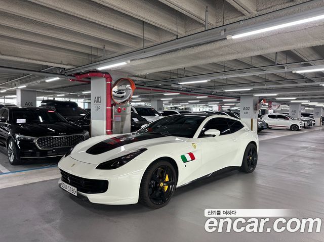 Ferrari GTC4 Lusso T 3.9 V8 - фото 0