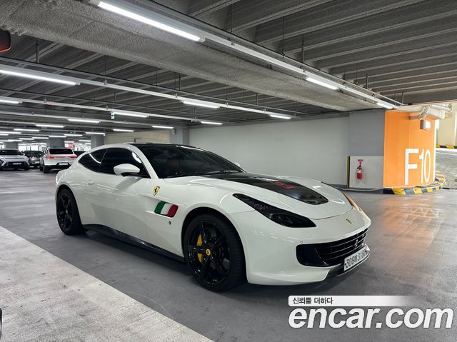 Ferrari GTC4 Lusso T 3.9 V8 - фото 4