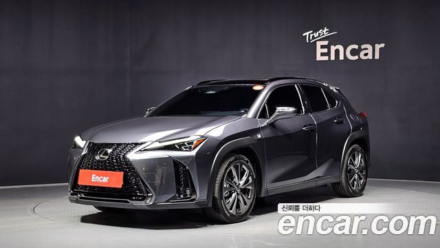 Lexus UX 300h 2.0 F-Sport 2WD - фото 0