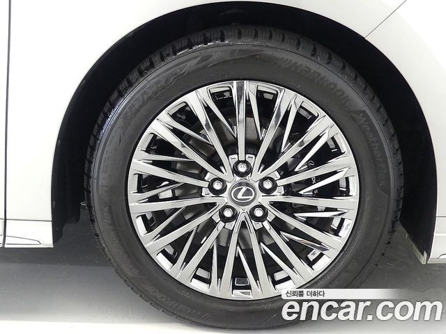Lexus LM 2-го поколения 500h Executive - фото 3