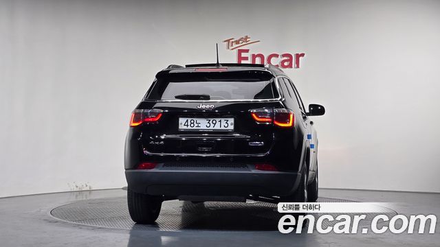 Jeep Compass 2-го поколения 2.4 Longitude AWD - фото 3