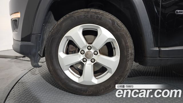 Jeep Compass 2-го поколения 2.4 Longitude AWD - фото 4