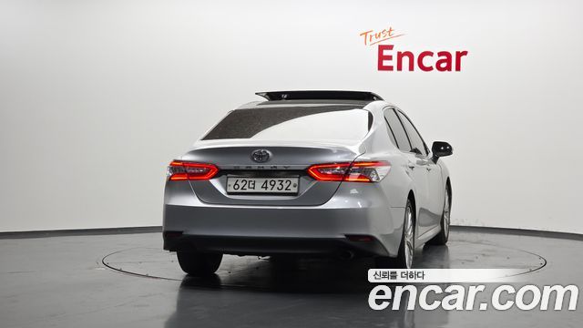 Toyota Camry XV70 2.5 - фото 3
