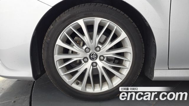 Toyota Camry XV70 2.5 - фото 4