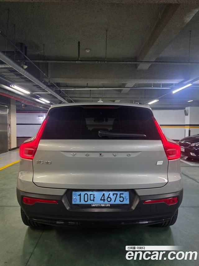 Volvo XC40 Recharge Twin Ultimate - фото 3