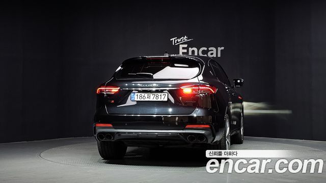 Maserati Levante 3.8 GTS AWD - фото 3