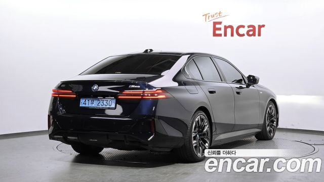 BMW i5 G60 M60 xDrive - фото 1