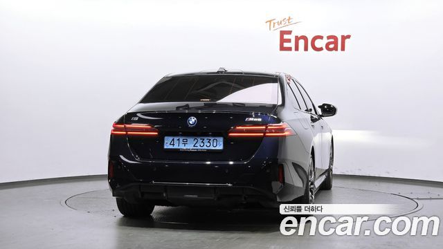 BMW i5 G60 M60 xDrive - фото 3