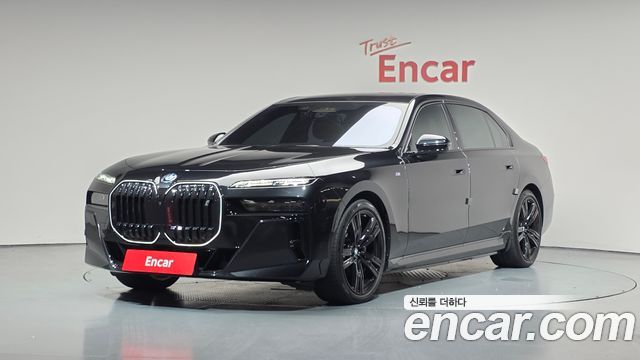 BMW i7 G70 xDrive 60 M sport - фото 0
