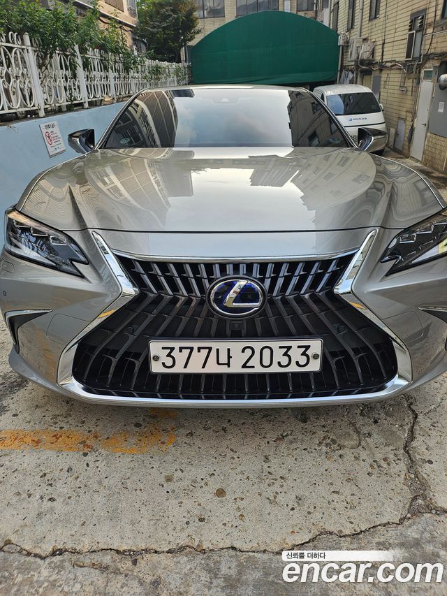 Lexus ES 300h 7-го поколения Executive - фото 2