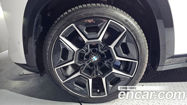 BMW XM G09 4.4 - фото 4