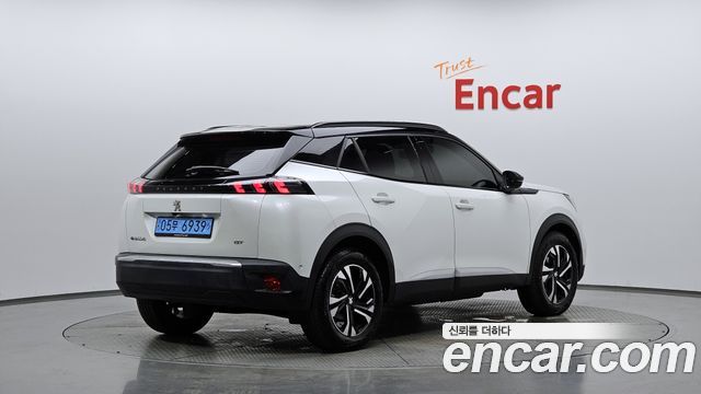 Peugeot 2008 2-го поколения EV GT - фото 0
