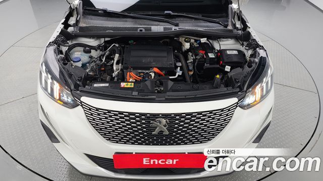Peugeot 2008 2-го поколения EV GT - фото 4