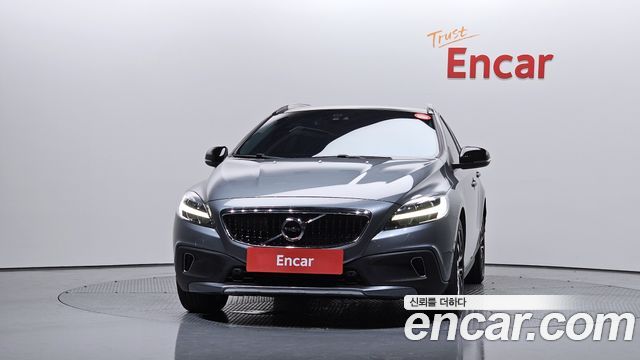 Volvo V40 Cross Country D3 - фото 2
