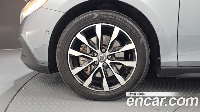 Volvo V40 Cross Country D3 - фото 4