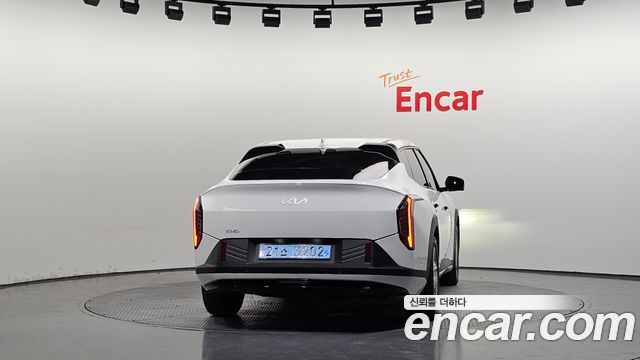 Kia EV4 Long Range 2WD Earth - фото 3