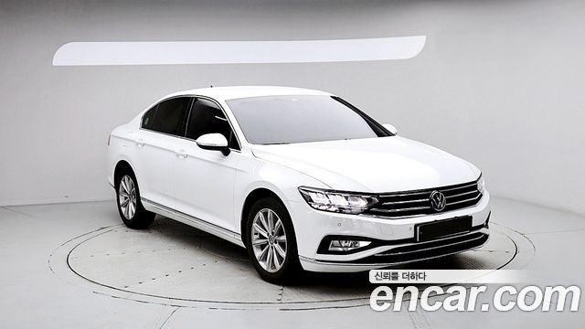 Volkswagen Passat B8 2.0 TDI Premium - фото 1