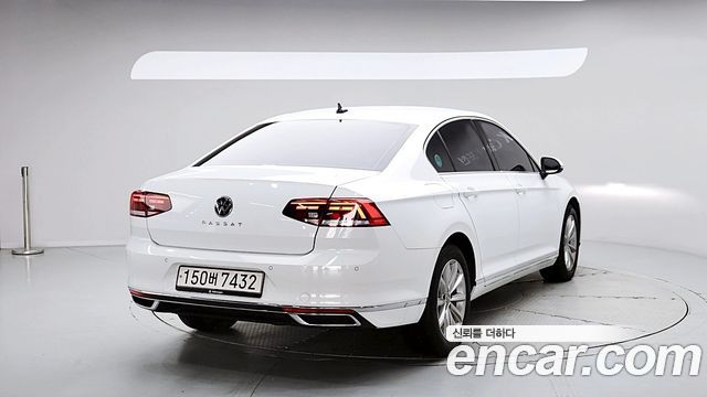 Volkswagen Passat B8 2.0 TDI Premium - фото 2