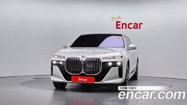 BMW i7 G70 eDrive 50 M Sport - фото 2