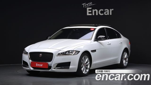 Jaguar XF X260 20d Portfolio AWD - фото 0
