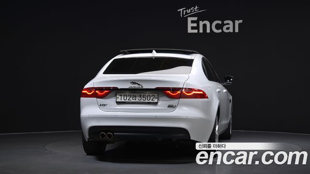 Jaguar XF X260 20d Portfolio AWD - фото 3