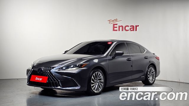Lexus ES 300h 7-го поколения Executive - фото 0