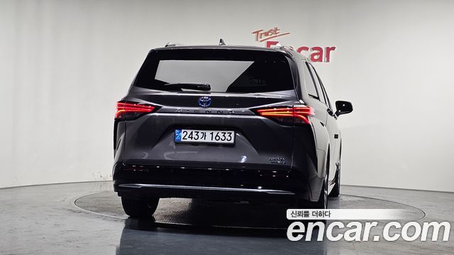 Toyota Sienna 4-го поколения 2.5 Hybrid 2WD - фото 3
